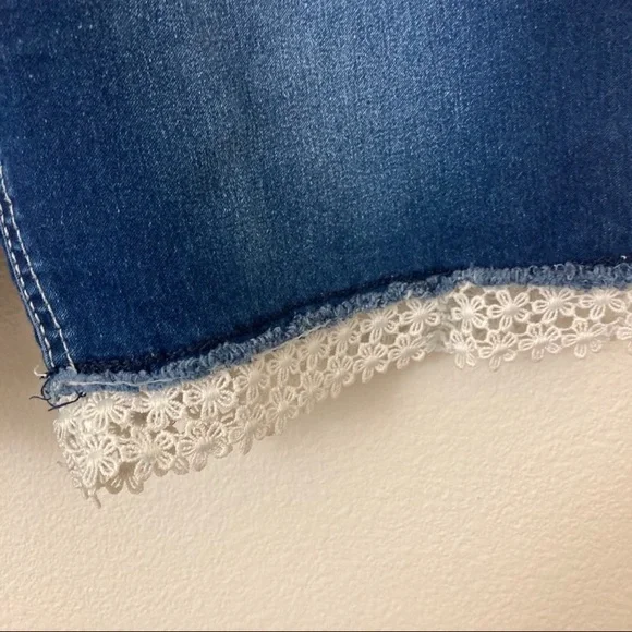JORDACHE GIRLS SZ 18 LACE TRIM JEAN SHORTS - Picture 4 of 7